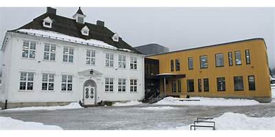 Vadsø ungdomsskole og voksenopplæring Avd voksenopplæring campus